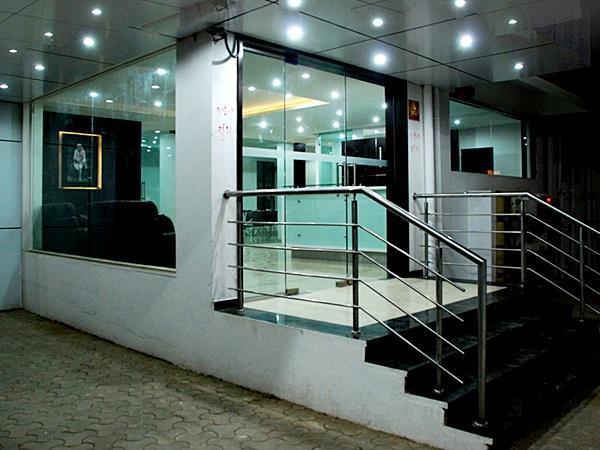 Hotel Sai Srushti Shirdi Exterior foto