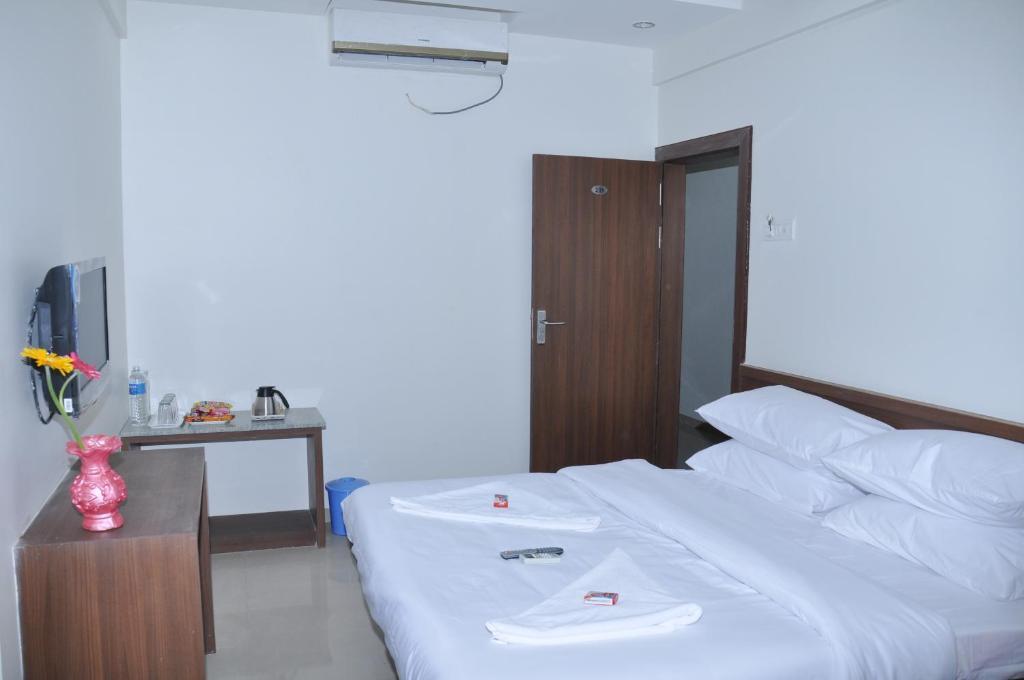 Hotel Sai Srushti Shirdi Exterior foto
